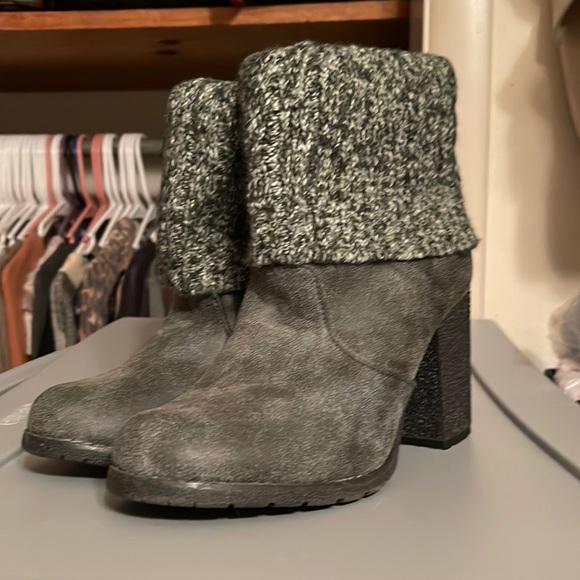 Muk Luk Sweater Booties